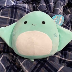 Maggie the stingray Squishmallow